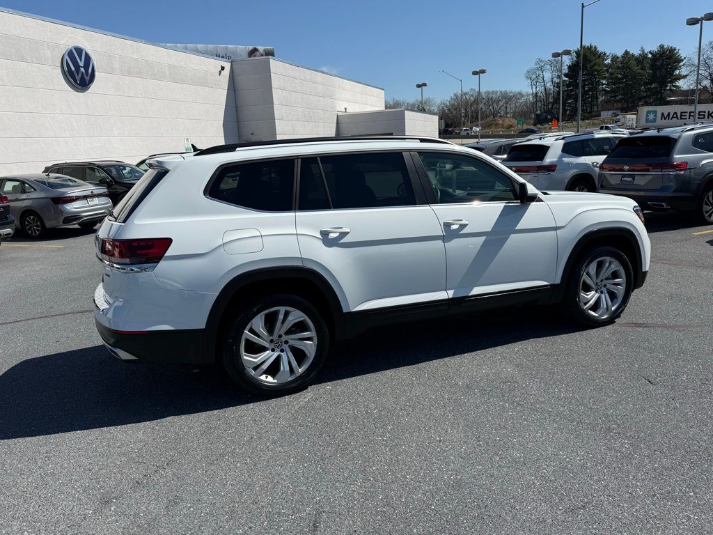 2022 Volkswagen Atlas 3.6L V6 SE w/Technology White at Sutliff Volkswagen