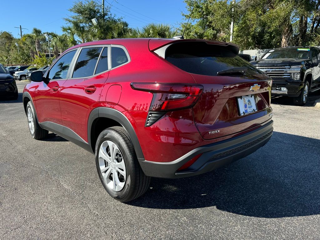 2025 Chevrolet Trax LS 6