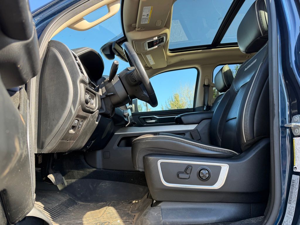 2020 Ram 1500 Laramie Crew Cab 4x4 5'7" Box