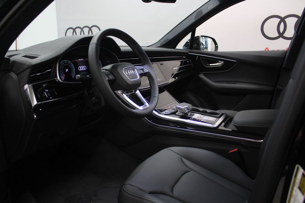 Thumbnail: 2026 Audi Q7 - 11