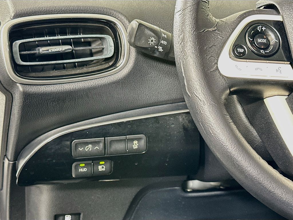Thumbnail: 2016 Toyota Prius - 10