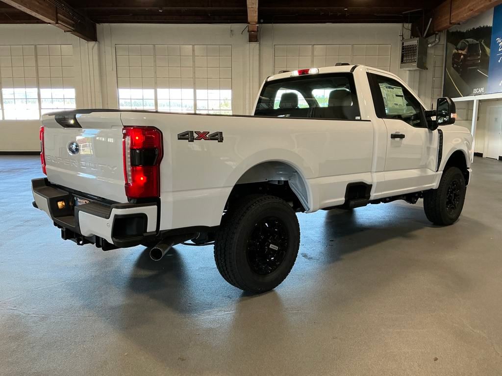 2025 Ford F-350SD  photo