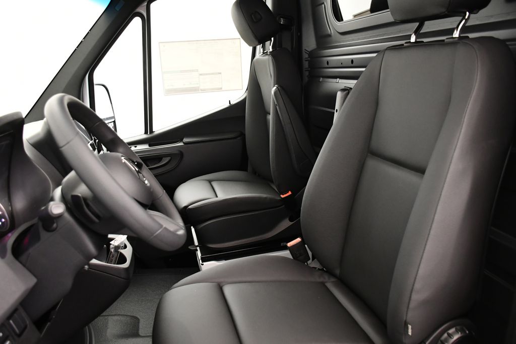 Thumbnail: 2026 Mercedes-Benz Sprinter - 25