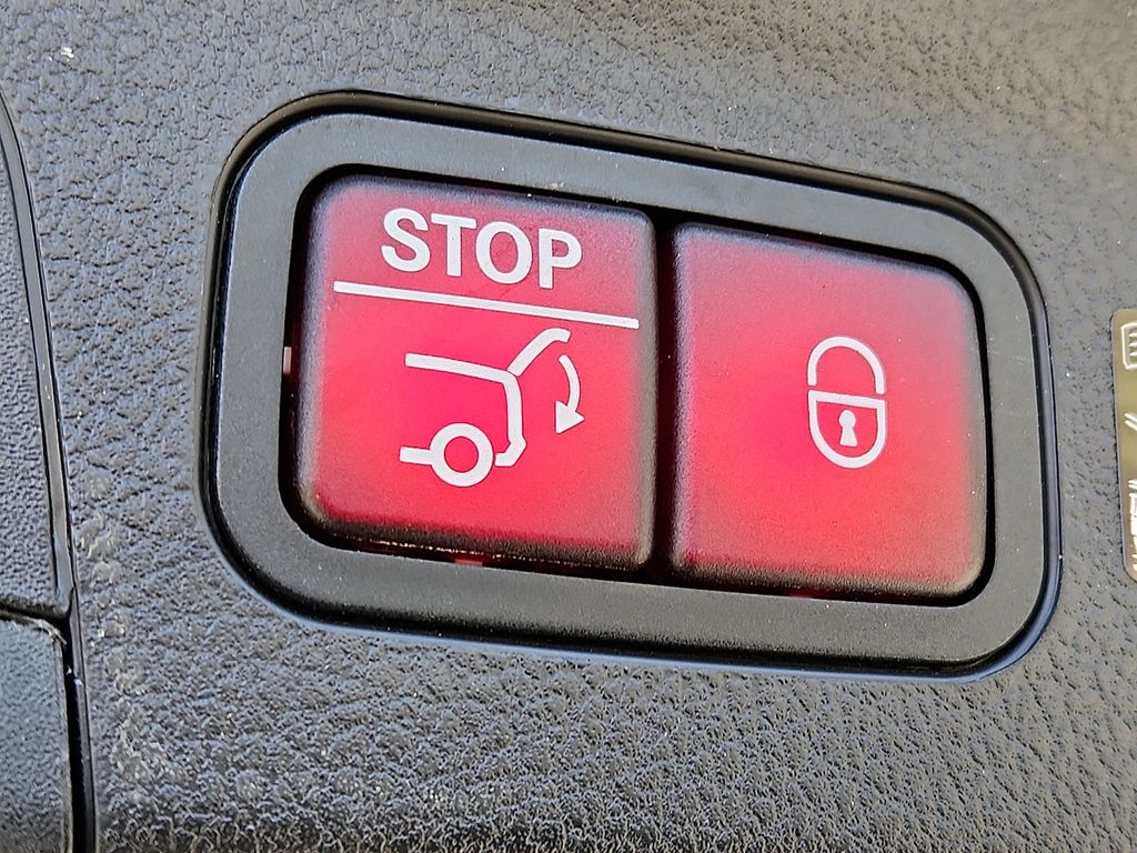 Thumbnail: 2026 Mercedes-Benz GLE - 28