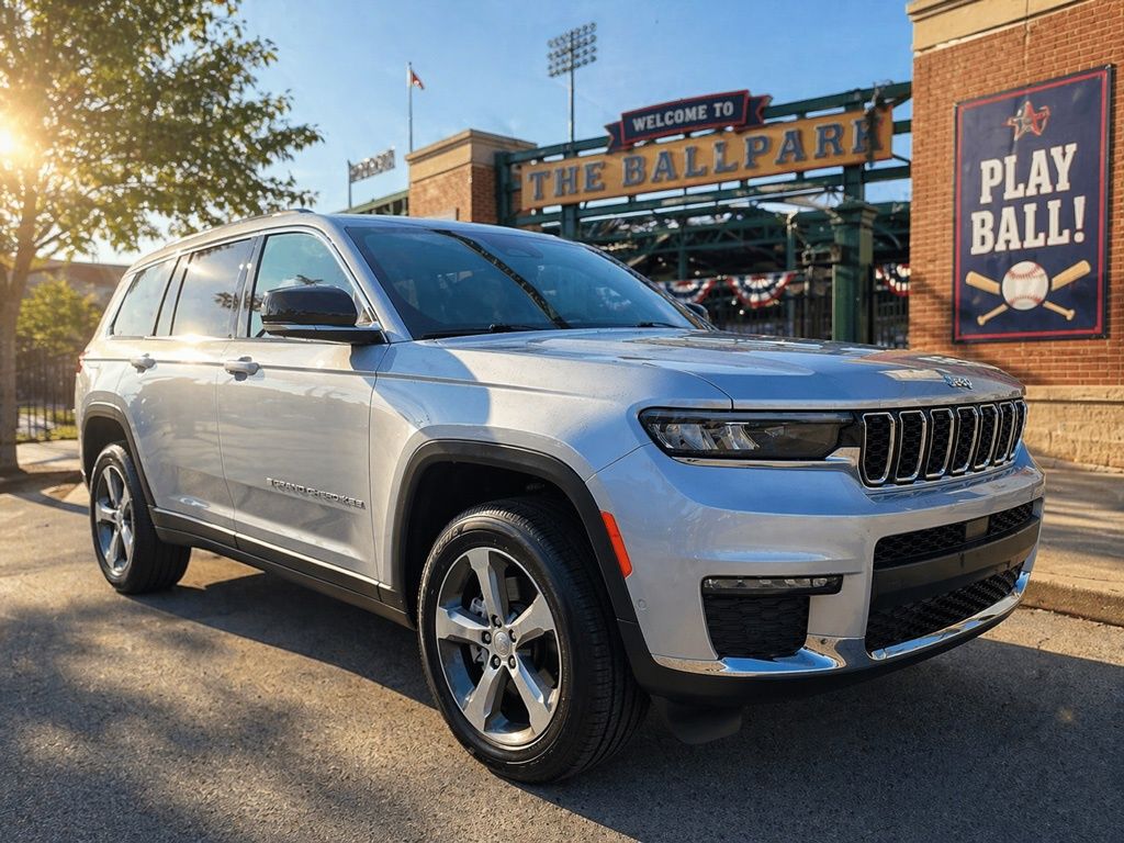 2025 Jeep Grand Cherokee L Limited 4x4's photo