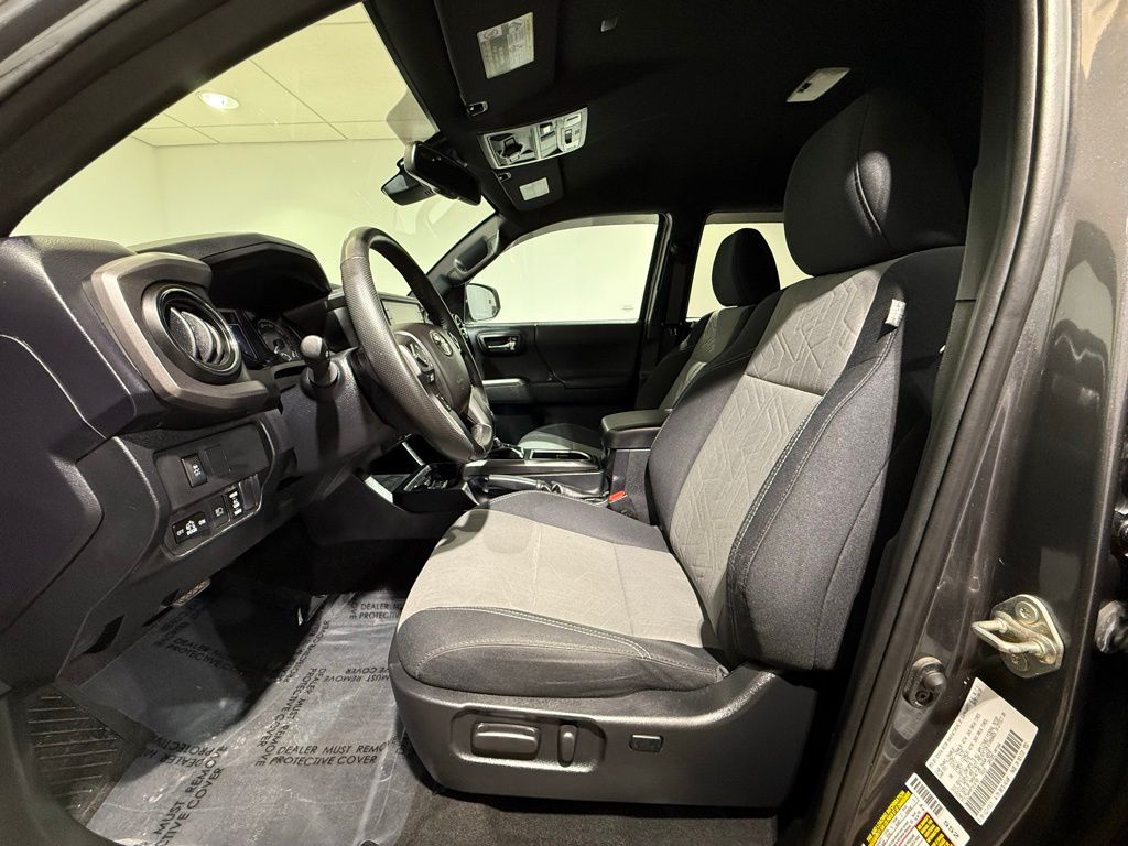 Thumbnail: 2021 Toyota Tacoma - 12