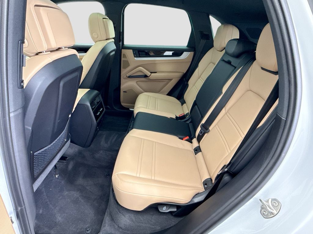 Thumbnail: 2025 Porsche Cayenne - 19
