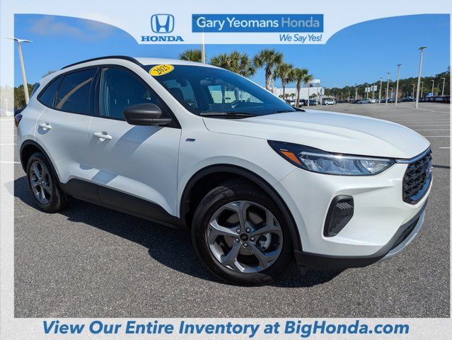 2025 Ford Escape Hybrid