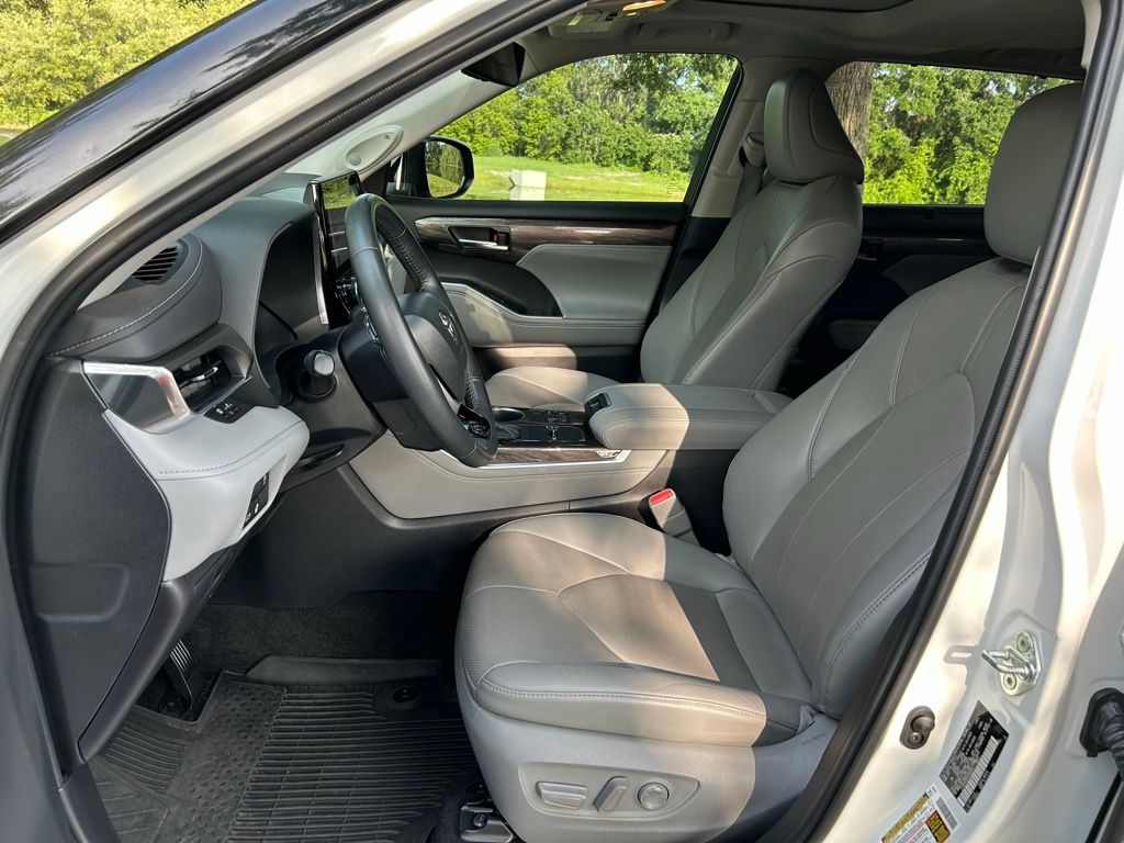 2023 Toyota Highlander Limited 15