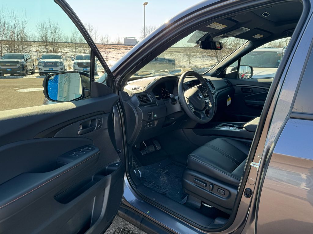 View vehicle photo 5