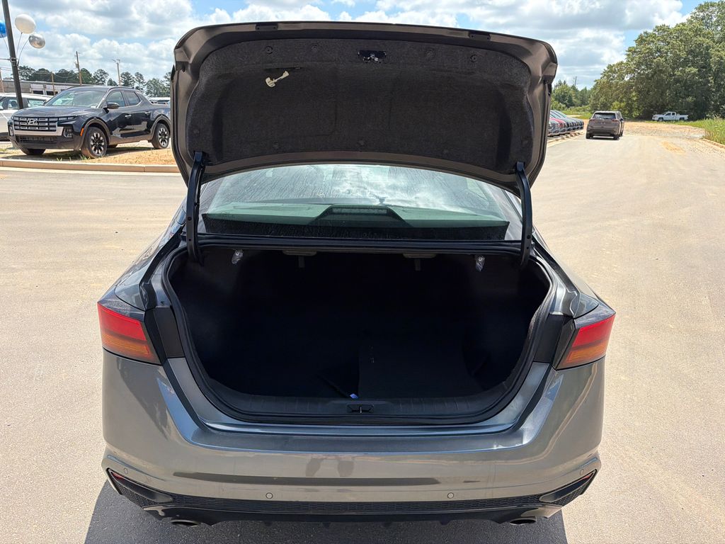 Used 2025 Gray Nissan 2.5 SR image 18