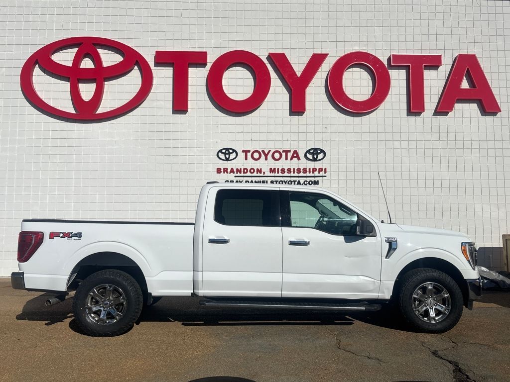 2021 Ford F-150 XL's photo