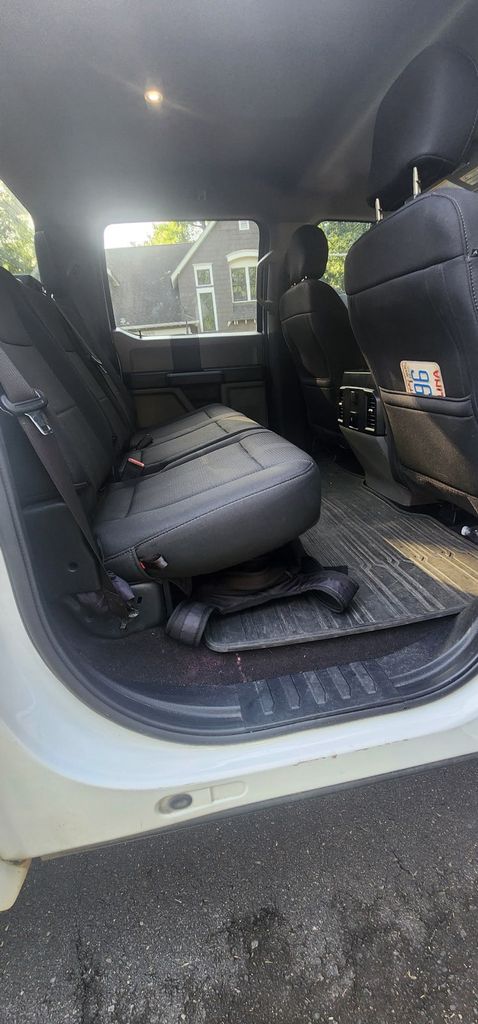 2019 Oxford White Ford F-150 XL 4X4 Truck