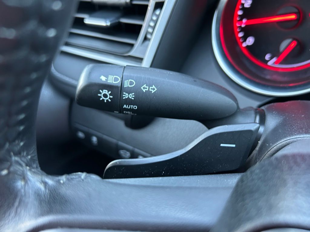 Thumbnail: 2019 Toyota Camry - 22