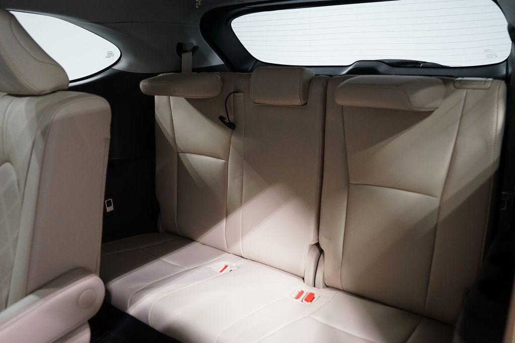 Thumbnail: 2020 Toyota Highlander - 32