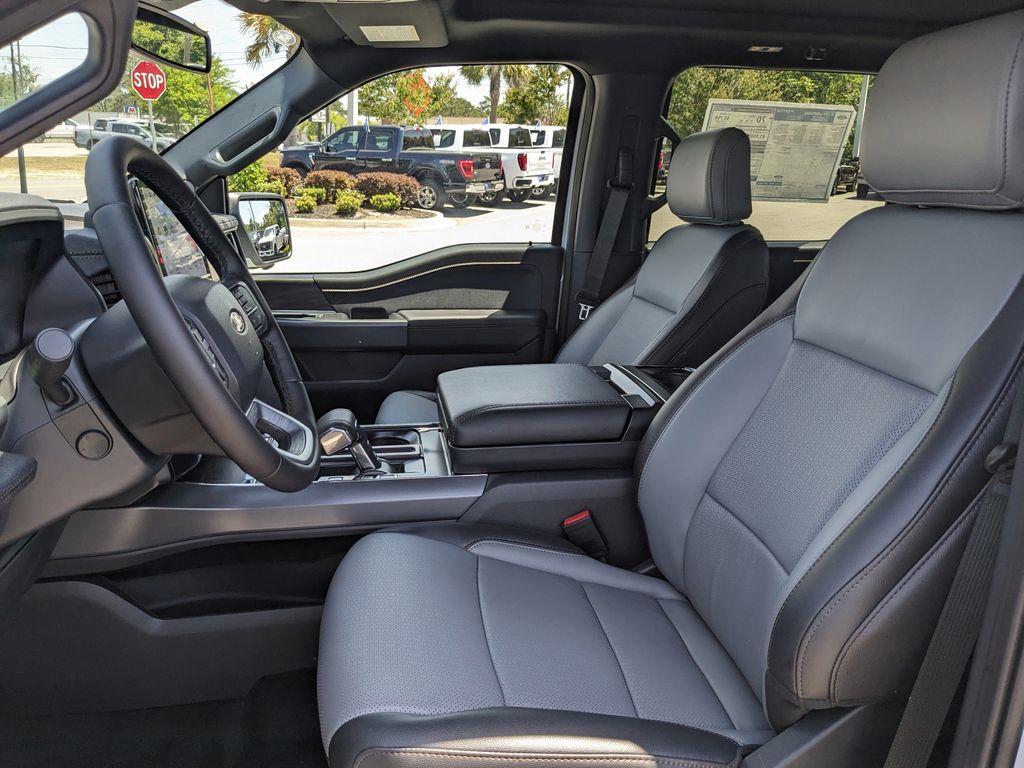 2025 Ford F-150 Lightning Lariat