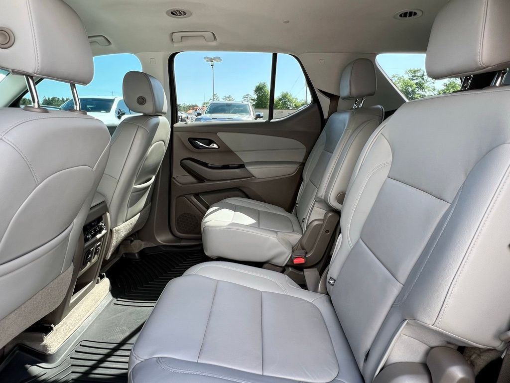 2021 Chevrolet Traverse LT Leather photo