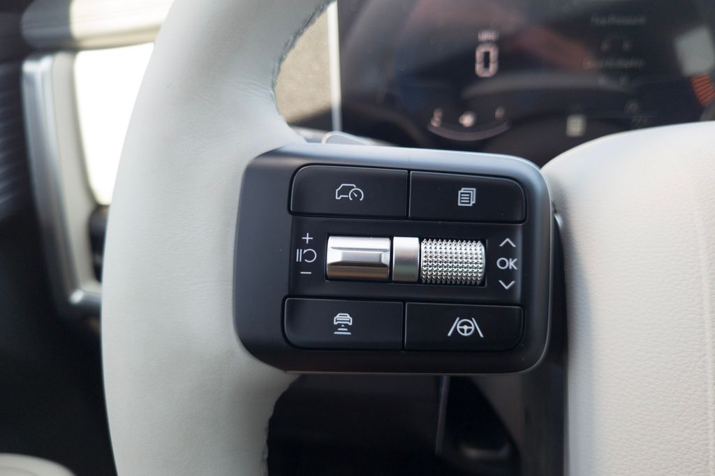 New 2027 Gray Hyundai SE image 24