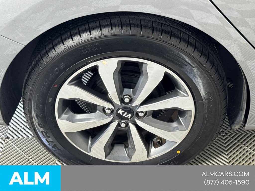 Used 2021 Gray Kia S image 21