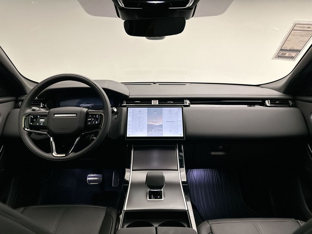 2026 Land Rover Range Rover Velar Dynamic SE 7