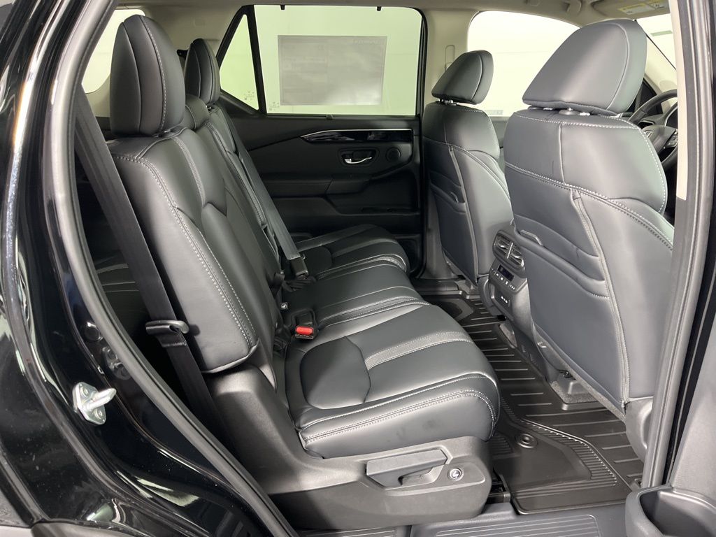 Thumbnail: 2025 Honda Pilot - 13