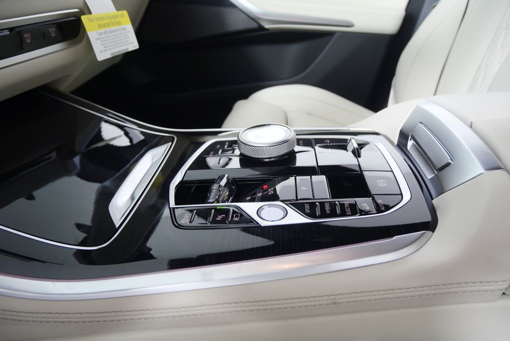Thumbnail: 2026 BMW X5 - 22