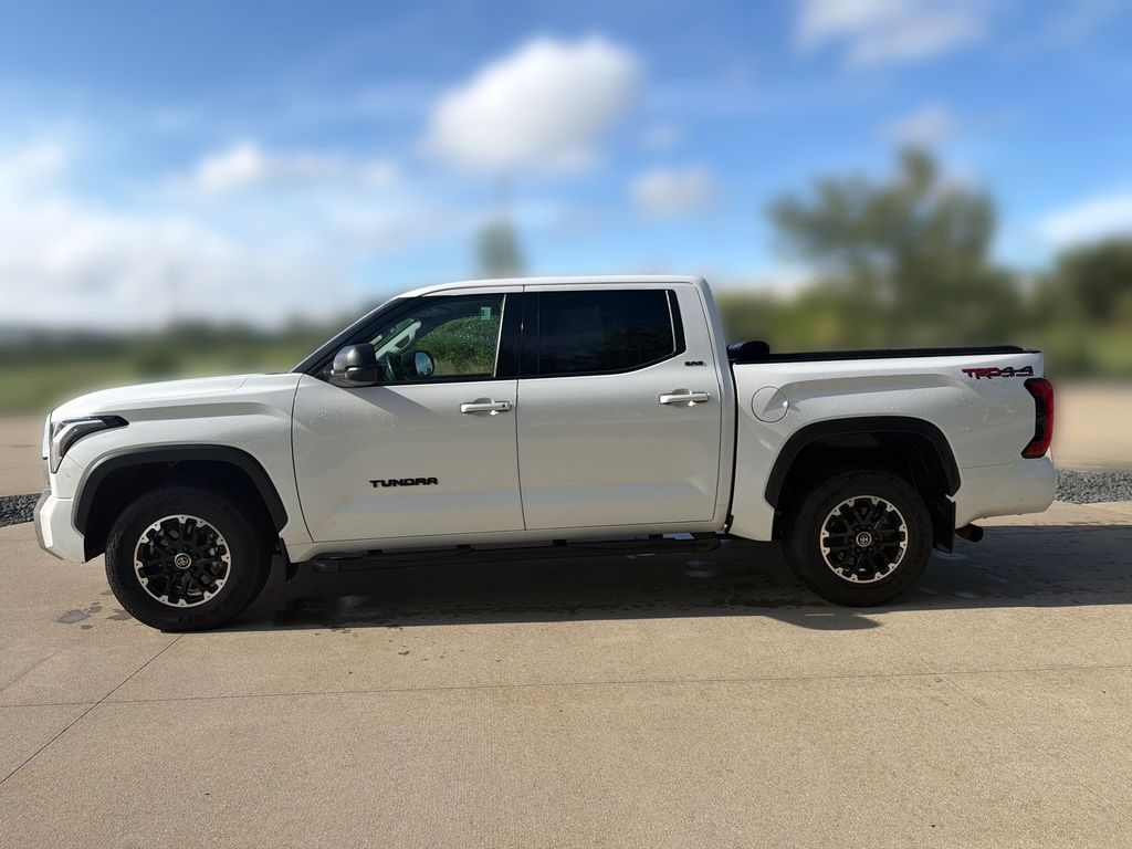  2022 Toyota Tundra SR5 CrewMax Cab 4WD   