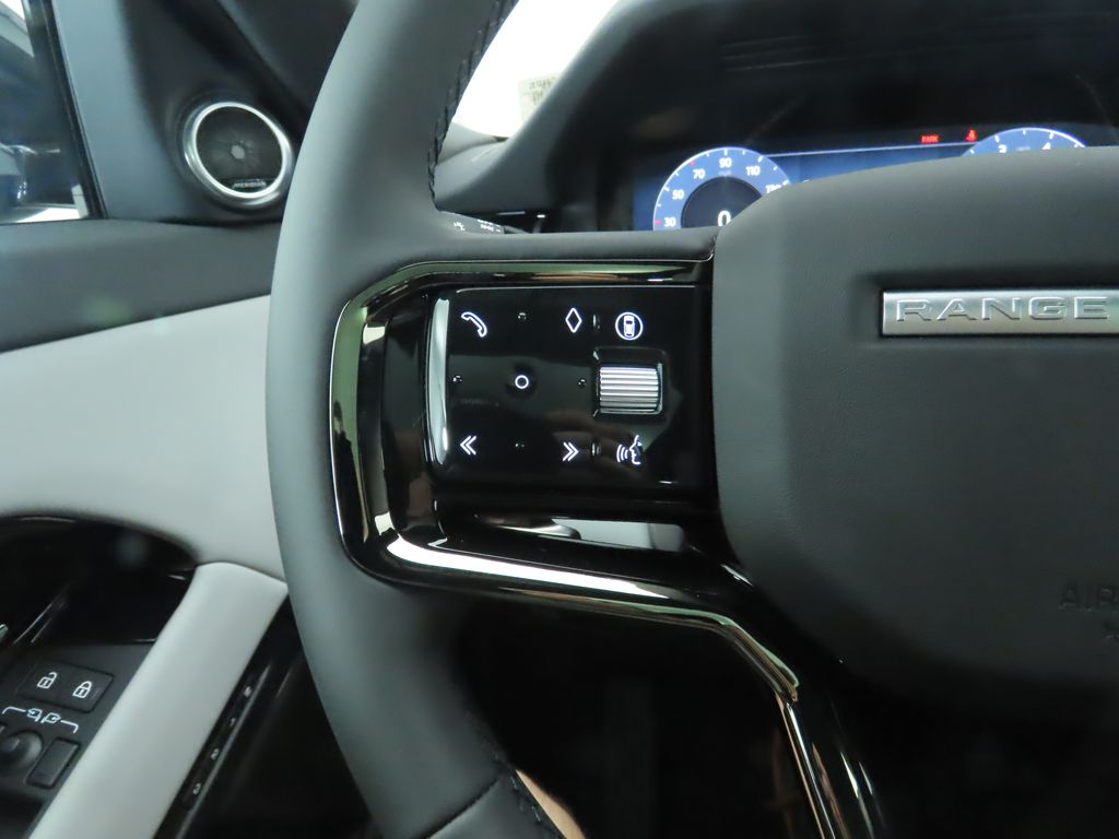 Thumbnail: 2026 Land Rover Range Rover Evoque - 11