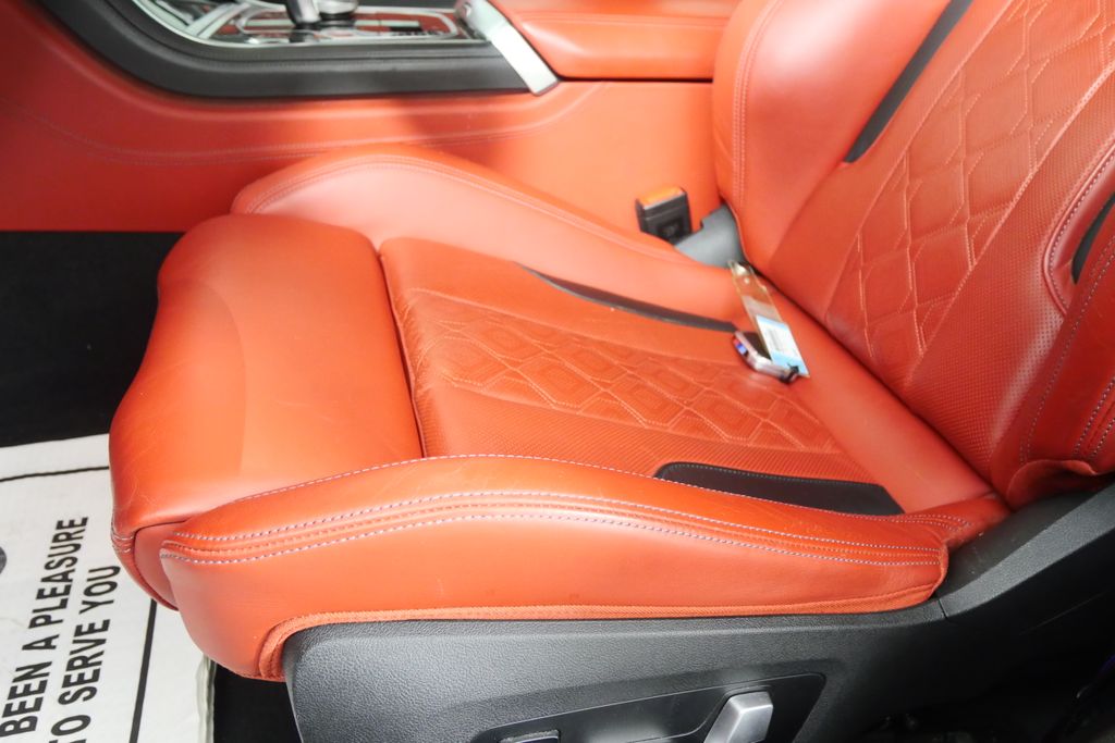 Thumbnail: 2021 BMW M8 - 10