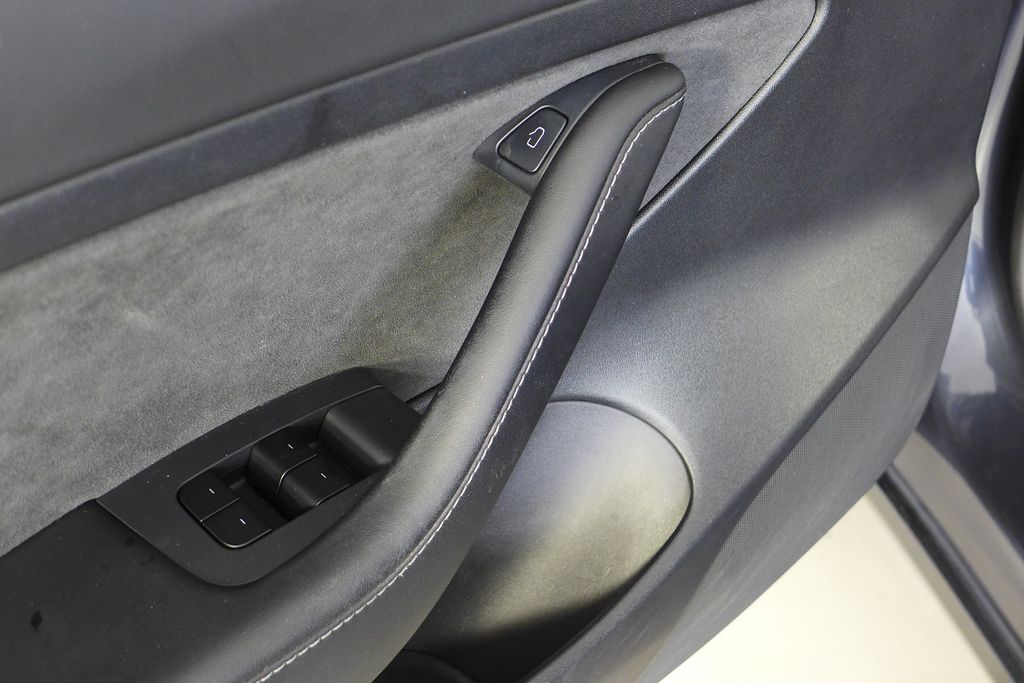 Thumbnail: 2021 Tesla Model 3 - 12