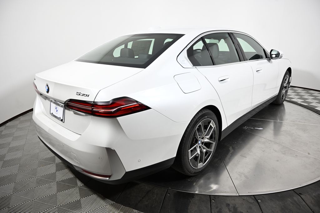 Thumbnail: 2026 BMW 5 Series - 5