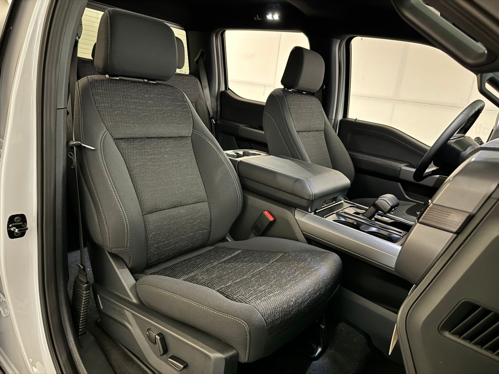 New 2026 White Ford XLT image 27