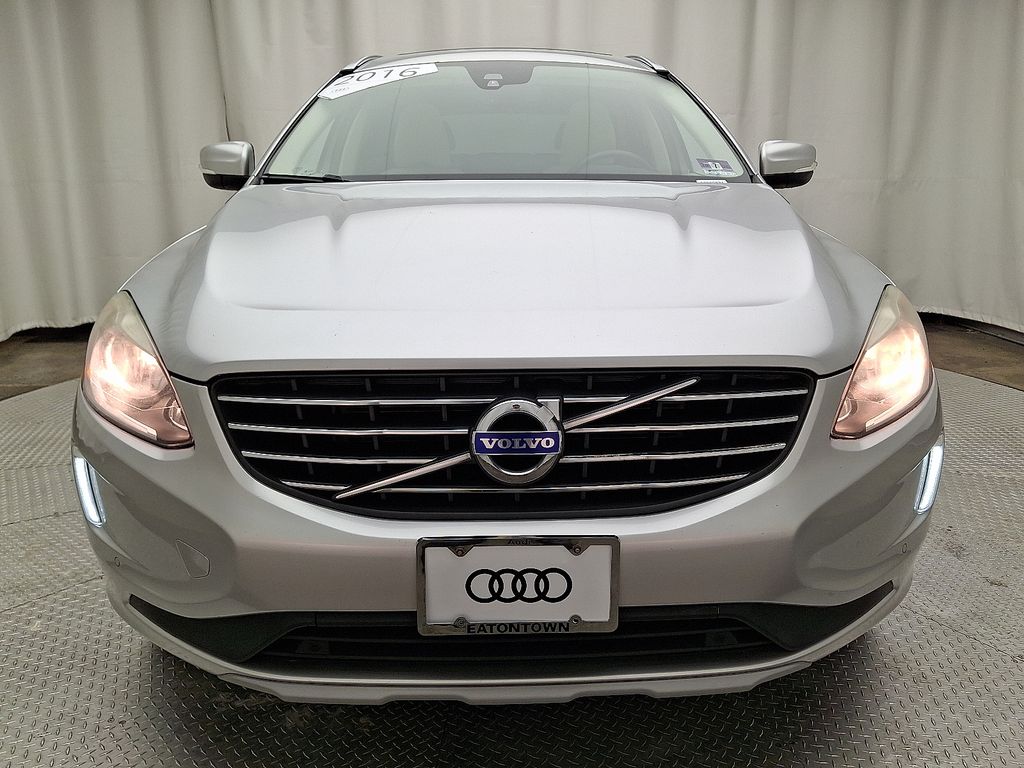 Thumbnail: 2016 Volvo XC60 - 2