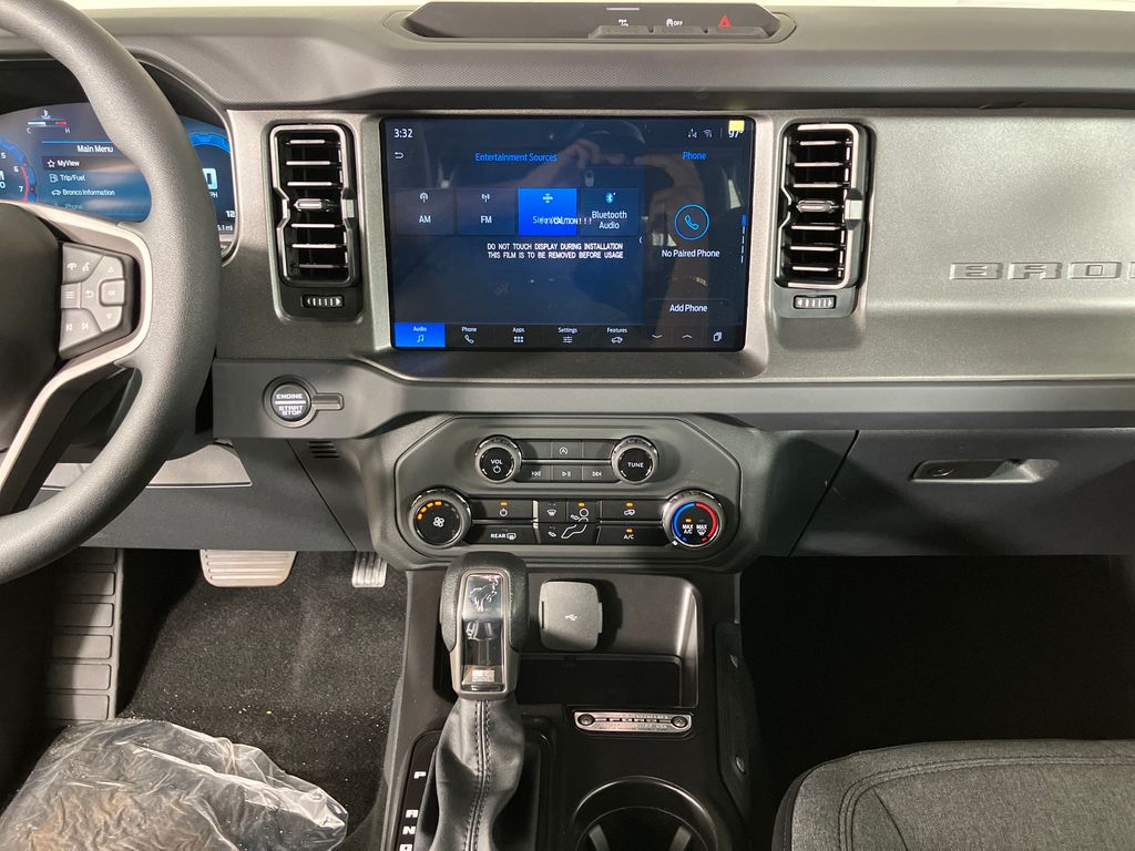 2025 Ford Bronco Base photo 20