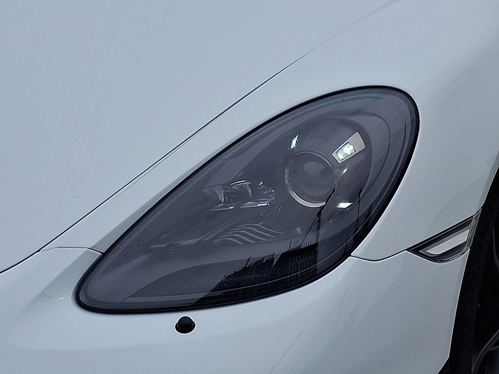 Thumbnail: 2020 Porsche  - 11