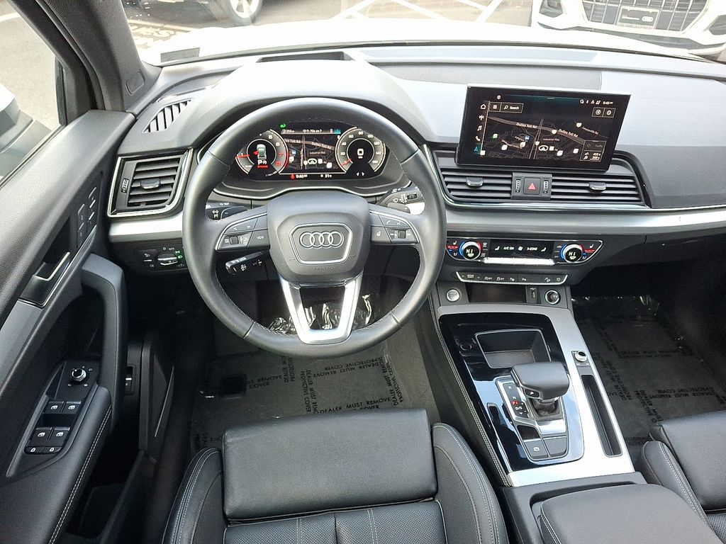 Thumbnail: 2023 Audi Q5 - 11