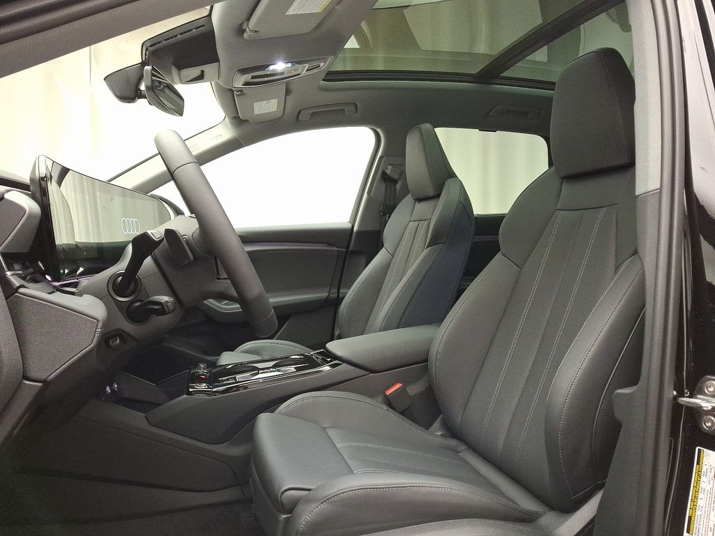 2025 Audi e-tron Premium 8