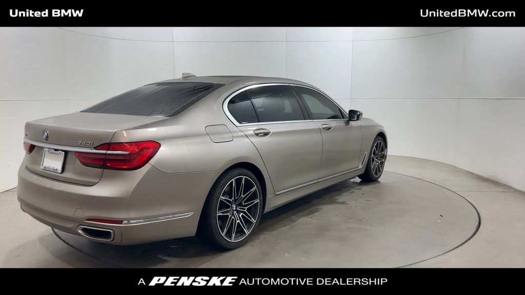 2019 BMW 7 Series 740i xDrive 8