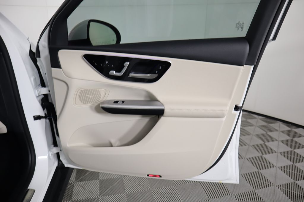 Thumbnail: 2025 Mercedes-Benz GLC - 25