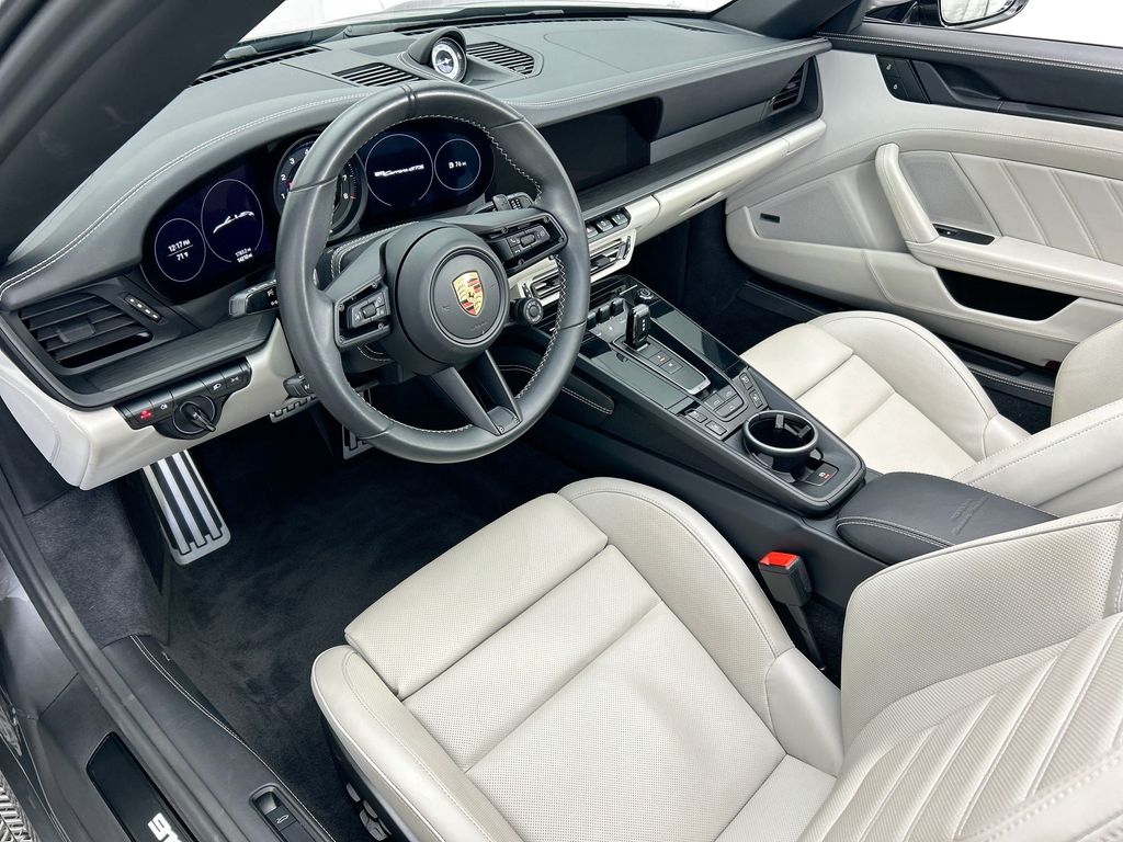 Thumbnail: 2023 Porsche 911 - 4