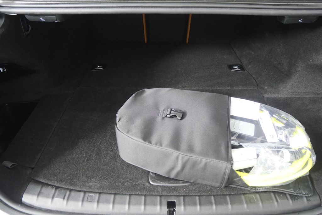 Thumbnail: 2023 BMW 5 Series - 17