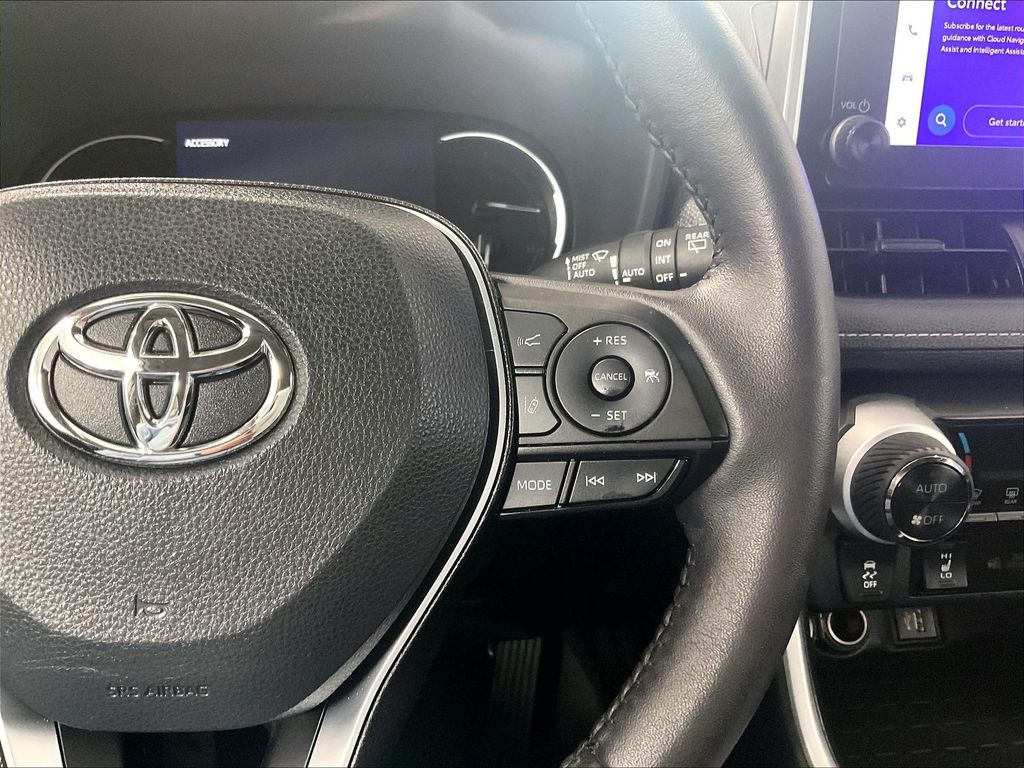 2024 Toyota RAV4 — photo 23