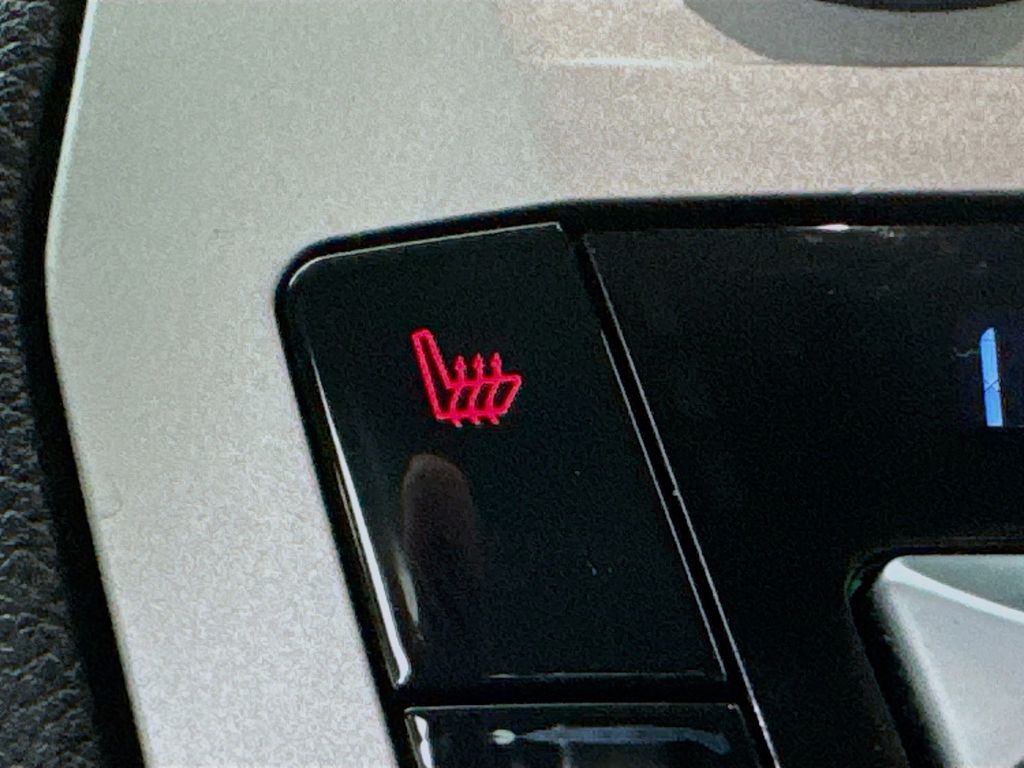 Used Car 2021 Ford Explorer  Xlt For Sale Under $25,000 In Austin, Texas