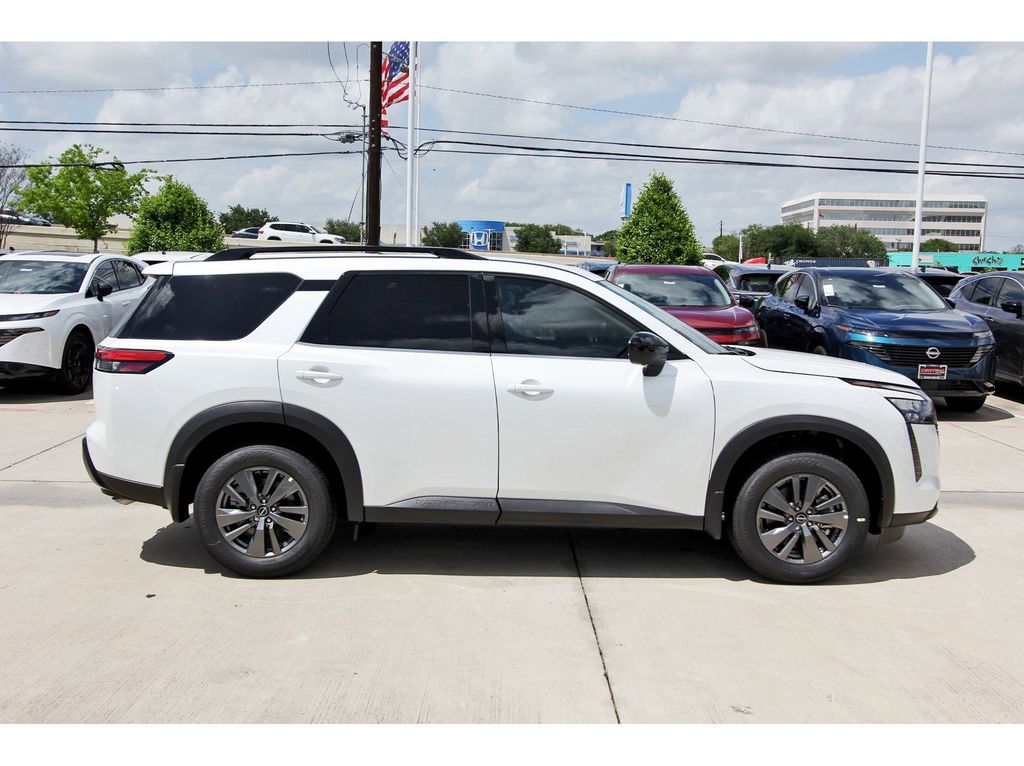 2026 Nissan Pathfinder SV - 4