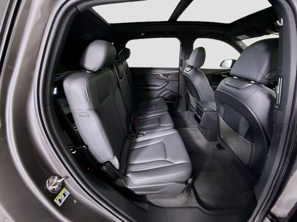 Thumbnail: 2023 Audi Q7 - 23