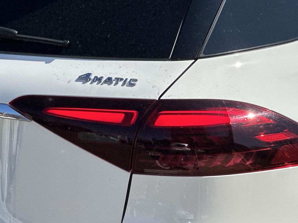 Thumbnail: 2025 Mercedes-Benz GLE - 10