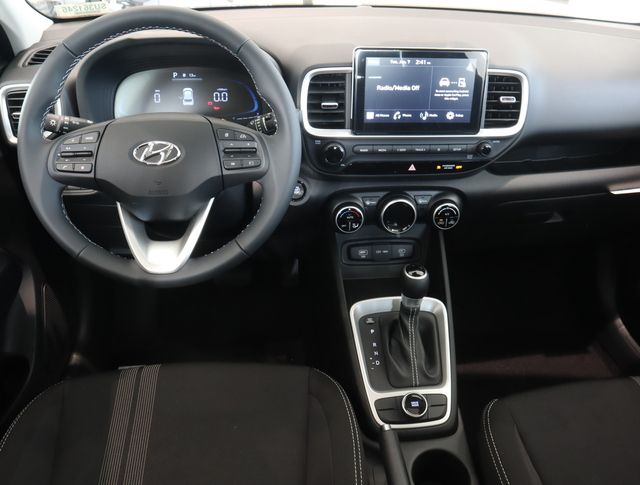 2025 Hyundai Venue SEL - 8