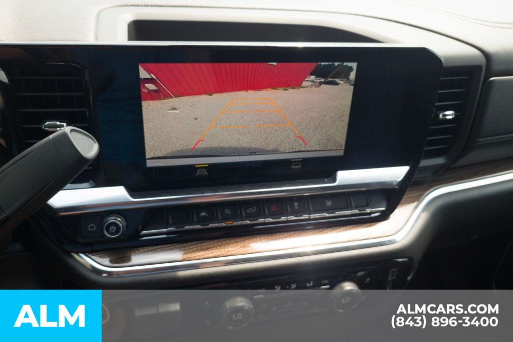 Used 2025 White Chevrolet LT image 8
