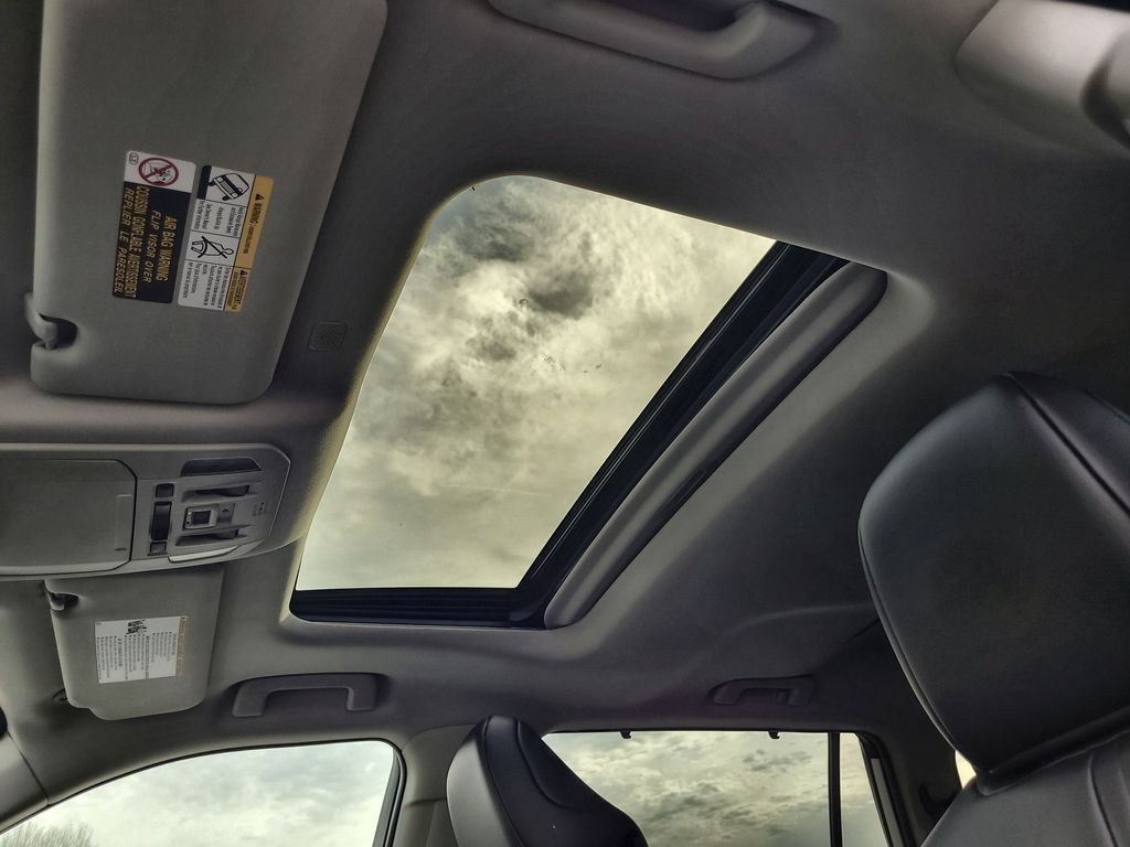 2022 Toyota Highlander XLE 19