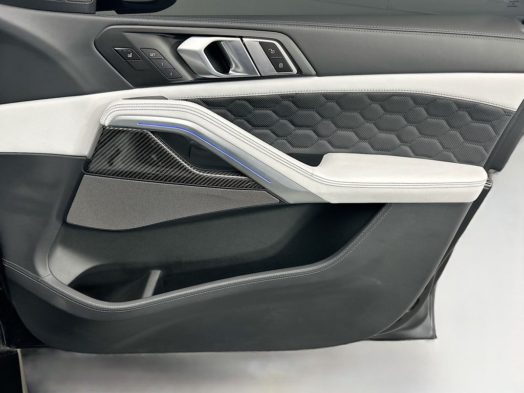 Thumbnail: 2023 BMW X6 - 24